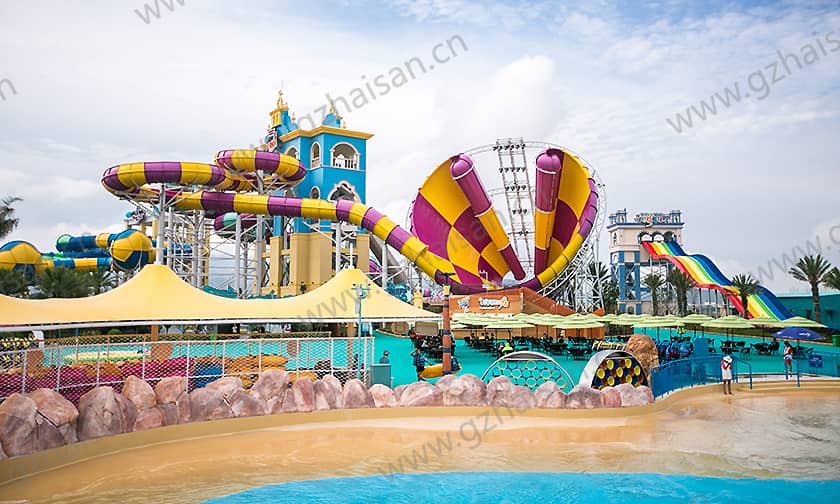 浙江宁波大目湾阿拉的海水上乐园超级龙卷风水滑道