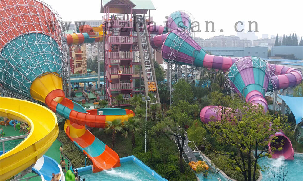 水上乐园规划中的休息和餐饮区域如何满足游客需求？