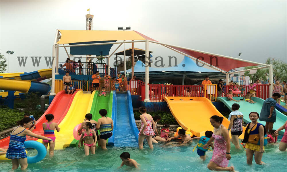 水上游乐园服务好少年儿童也能够提升顾客的重游率